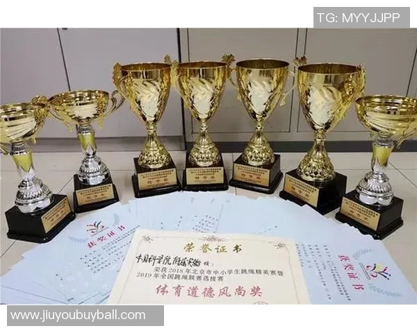 吴柳芳凭借创纪录的236万票荣获直播吧体育女神大赛冠军荣耀加身