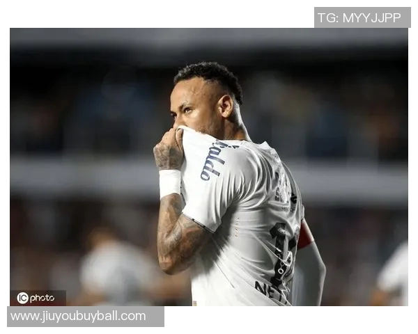 内马尔激情庆祝桑托斯末轮胜利成功保级深情告白桑托斯我永远爱你