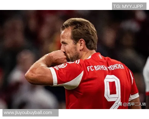 性感女歌手与凯恩同框合影亮相拜仁晚宴引发热议