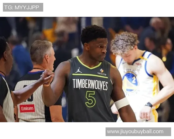 兰德尔半场表现出色9投6中助力球队三分球命中率高达667