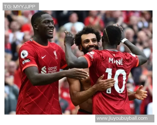 怀特首节火力全开半场贡献18分3板3助表现抢眼状态火热