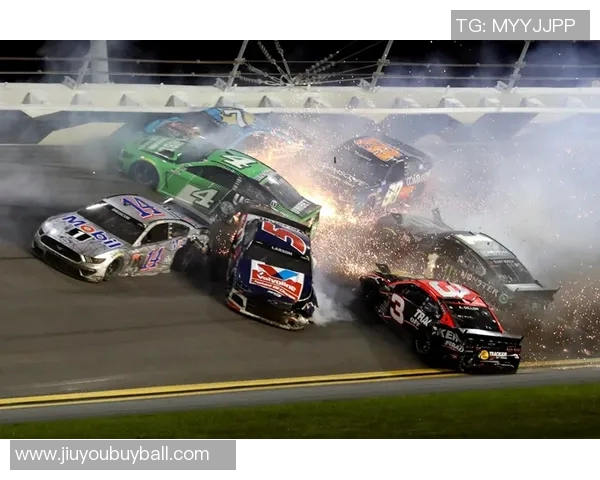 猛龙主场灯光闪烁引发混乱开赛仅40秒便暂停比赛 猛龙主场灯光闪烁引发混乱开赛仅40秒便暂停比赛